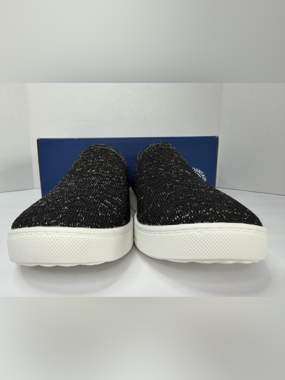 White Mountain Upsoar Size 8 Black Gold Slip On Sneakers Woven - Picture 2 of 12